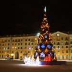 Новогодняя елка на площади Ленина