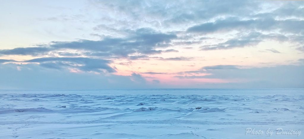 Безмятежное белое море