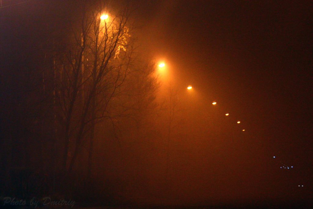 Туманная осенняя улица